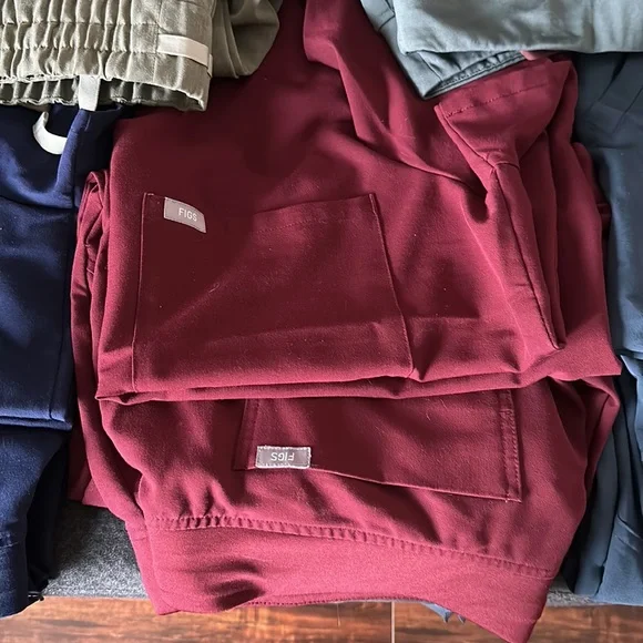 Figs Srubs - Picture 6 of 12